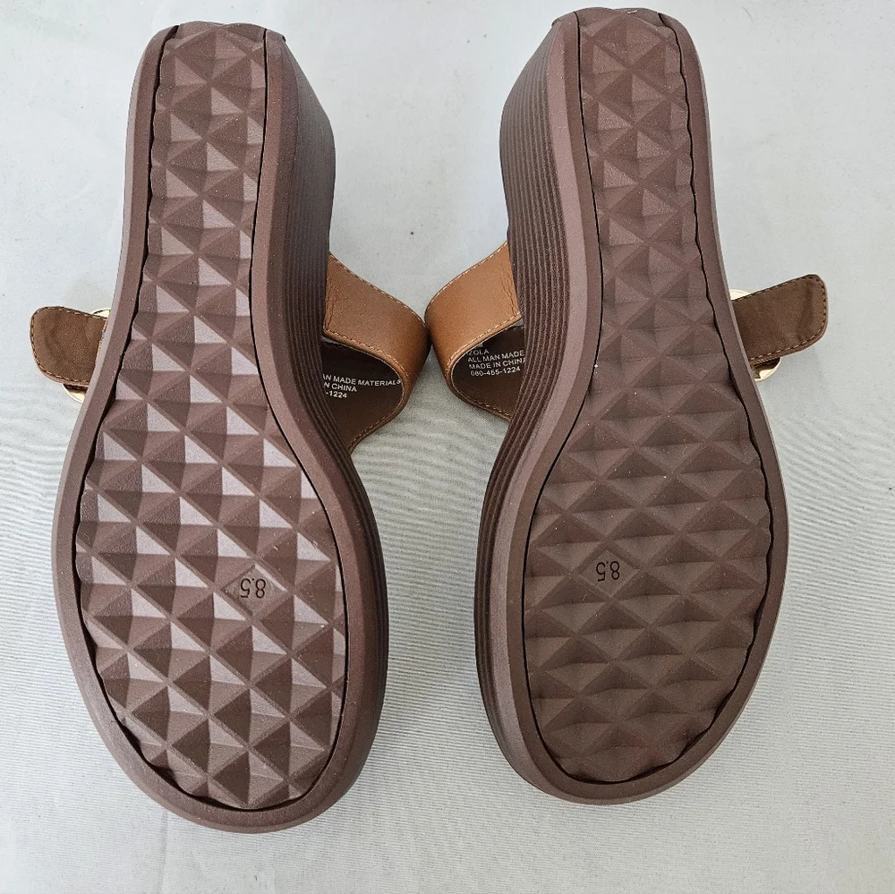 SOLD!! Aerosoles Izola Thong Sandles Tan Wedge Heel Size 8.5 NWOT - Picture 8 of 13